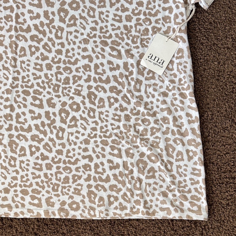 a.n.a Women's Beige Leopard Print V-Neck Tee - Picture 2 of 7